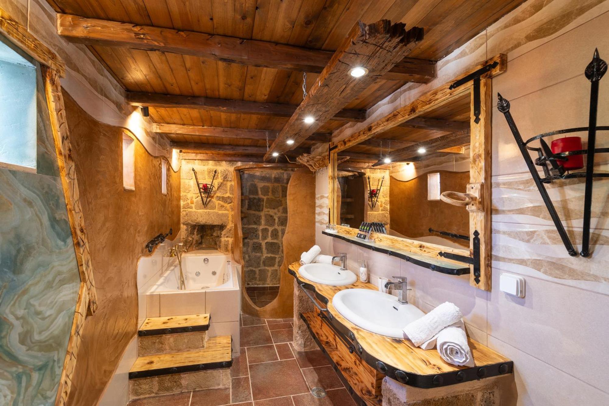 Hotel Cava D'oro 2*